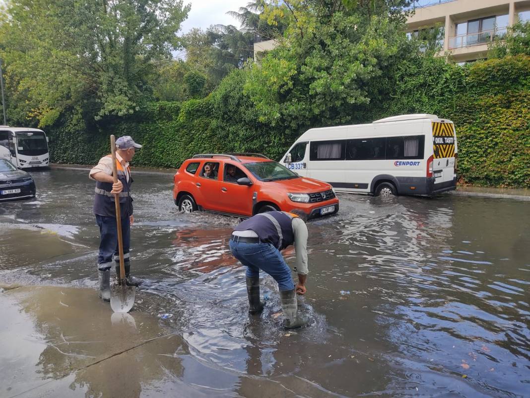 Kuvvetli yağış İstanbul'u vurdu, İBB görüntüleri paylaştı 5